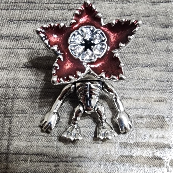 Pandora Stranger Things Moveable Demogorgon Charm - Picture 2 of 9